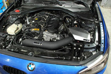 Load image into Gallery viewer, Kit aspirazione diretta MST Performance per BMW N55 3.0T F20 F21 F22 F23 F30 F32 F87 M2 335i 435i M135i M235i - foto 6