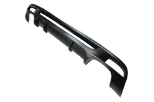 Carica l'immagine nel visualizzatore di Gallery, Diffusore Posteriore BMW E82 / E88 2 Uscita look M Performance BMW E82,E88