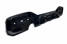 Carica l'immagine nel visualizzatore di Gallery, Diffusore Posteriore BMW F20 / F21 LCI 15-18 Competition Nero lucido BMW F20