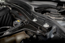 Carica l'immagine nel visualizzatore di Gallery, Cover Barra Duomi in Fibra di Carbonio Prepreg BMW Serie 1 M135i F40 / F70