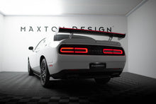 Spoiler in Carbonio + luce LED compatibili con Dodge Challenger Mk3 (2008-2023)