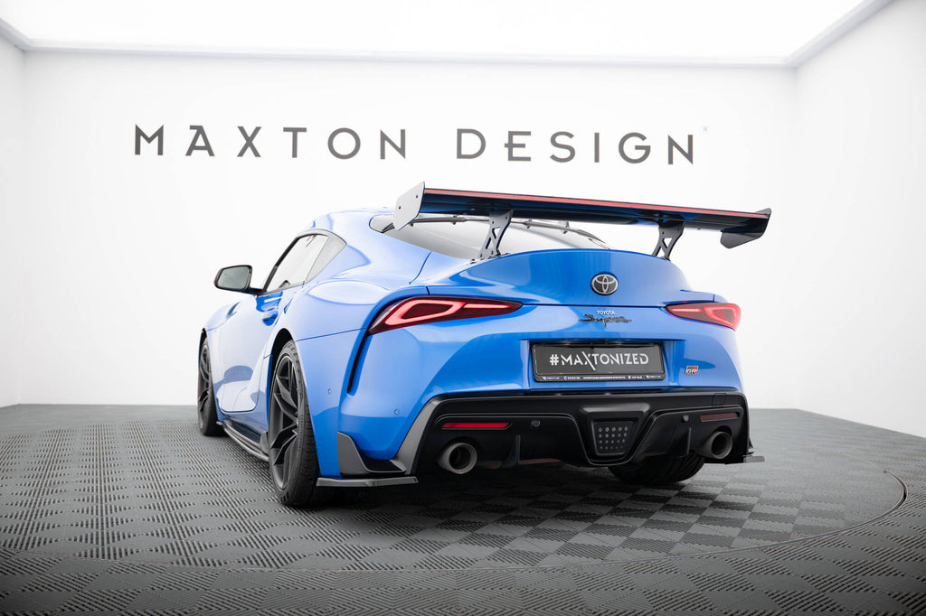 Spoiler in Carbonio + luce LED (montanti esterni) compatibili con Toyota Supra Mk5 (2019-)