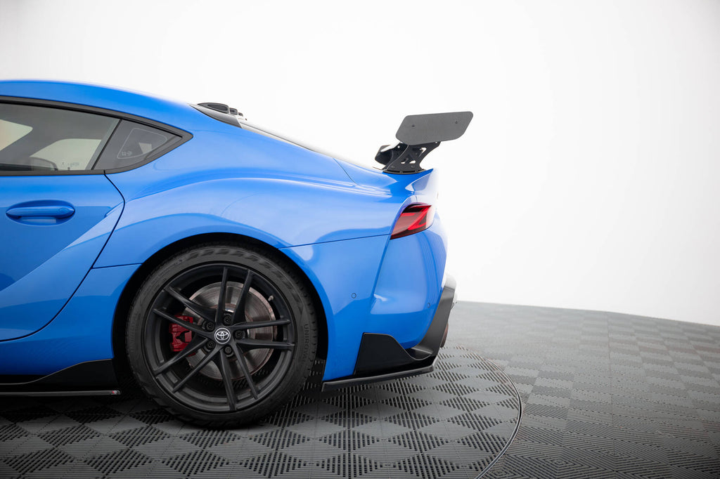 Spoiler in Carbonio + luce LED (montanti esterni) compatibili con Toyota Supra Mk5 (2019-)
