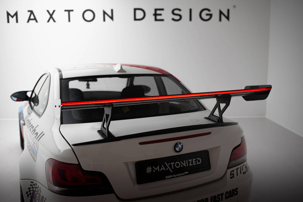 Spoiler in Carbonio V.1 + luce LED (montanti interni) compatibili con BMW 1M 1 M E82 (2007-2013)