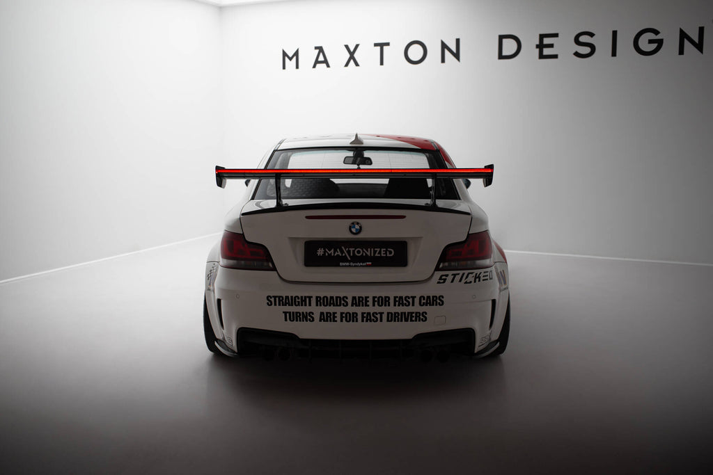 Spoiler in Carbonio V.2 + luce LED (montanti interni) compatibili con BMW 1M 1 M E82 (2007-2013)