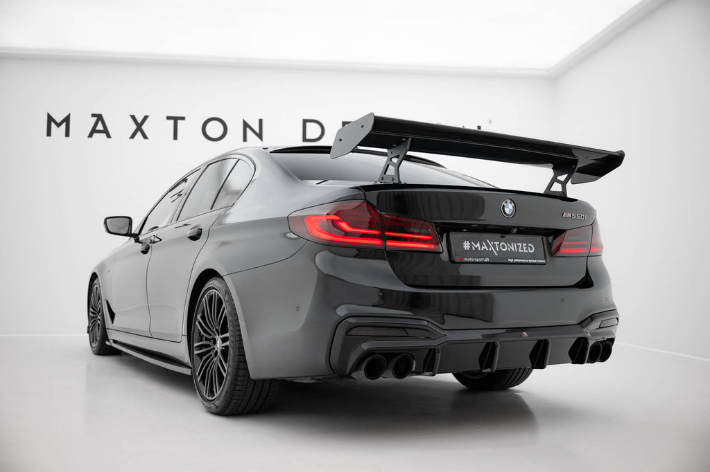 Spoiler in Carbonio (montanti interni) compatibile con BMW Serie 5 / M5 Sedan G30 / F90 / G30 Facelift / F90 Facelift (2017-2024)
