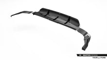 Load image into Gallery viewer, Fibra di Carbonio Prepreg Splitter Posteriore (con barre verticali) Audi RSQ8 Mk1 Facelift
