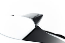 Load image into Gallery viewer, Estensione Spoiler Superiore in Fibra di Carbonio Prepreg Audi RSQ8 Mk1