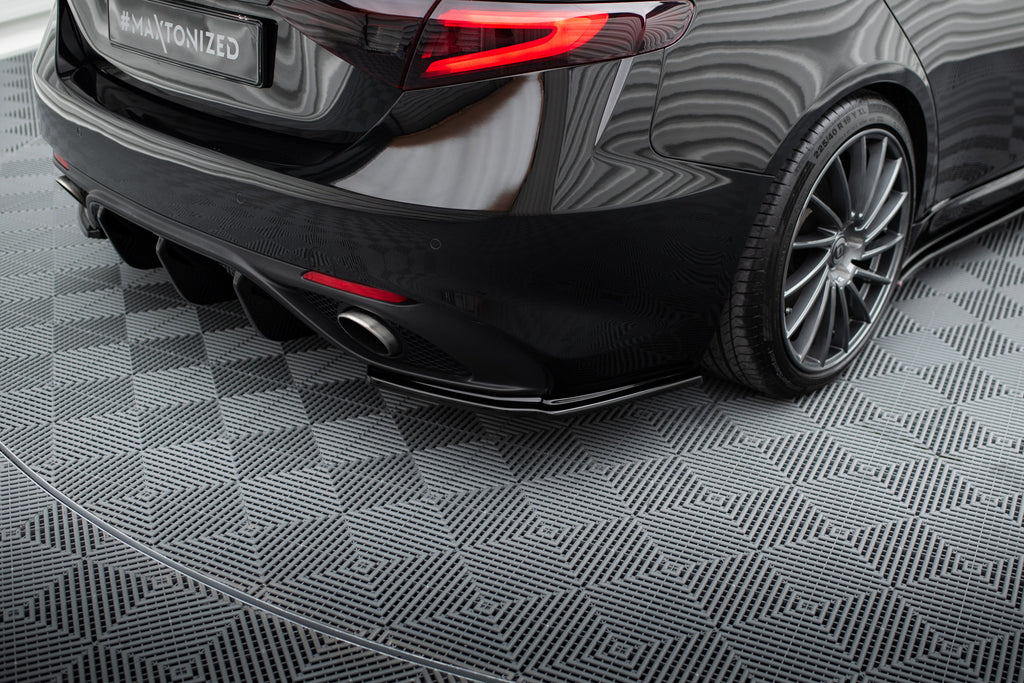 Splitter Laterali Posteriori compatibili con Alfa Romeo Giulia Veloce 952 (2016-)