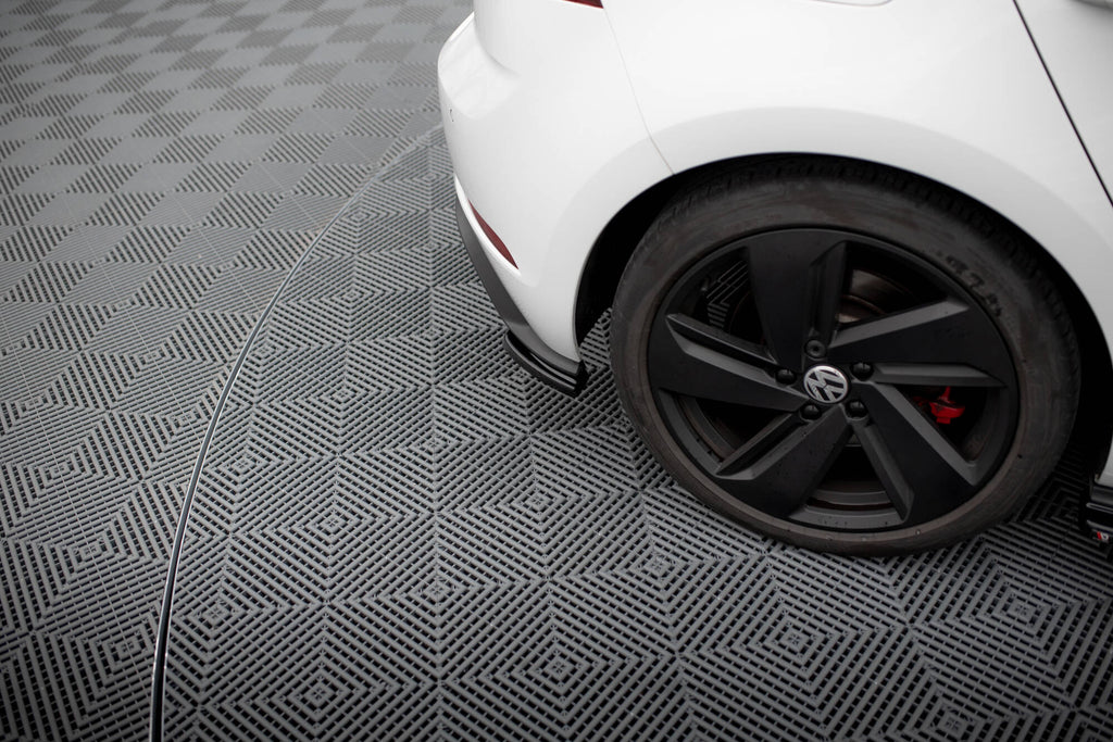 Splitter Laterali Posteriori compatibili con Volkswagen Golf Mk7 facelift GTI (2016-2020)