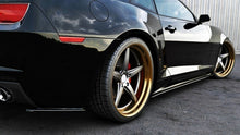 Carica l'immagine nel visualizzatore di Gallery, Splitter Laterali Posteriori Chevrolet Camaro Mk5 SS / Standard