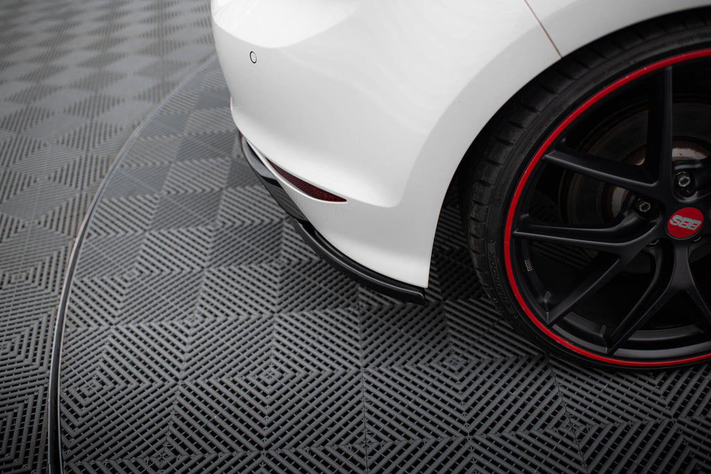 Splitter Laterali Posteriori V.1 compatibili con Volkswagen Golf R / R-Line Mk7 (2013-2016)
