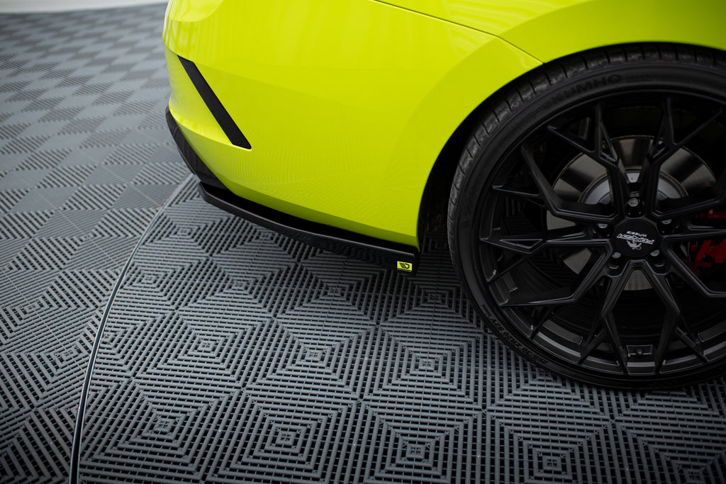 Splitter Laterali Posteriori V.2 compatibili con Skoda Octavia RS Mk4 / Mk4 Facelift (2020-)