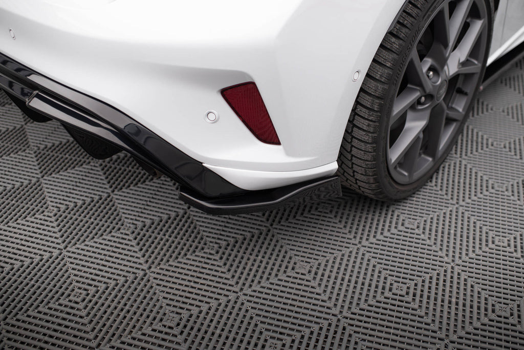 Splitter Laterali Posteriori V.3 (per diffusore posteriore V.3) compatibili con Ford Focus ST Hatchback Mk4 / Mk4 Facelift (2018-)