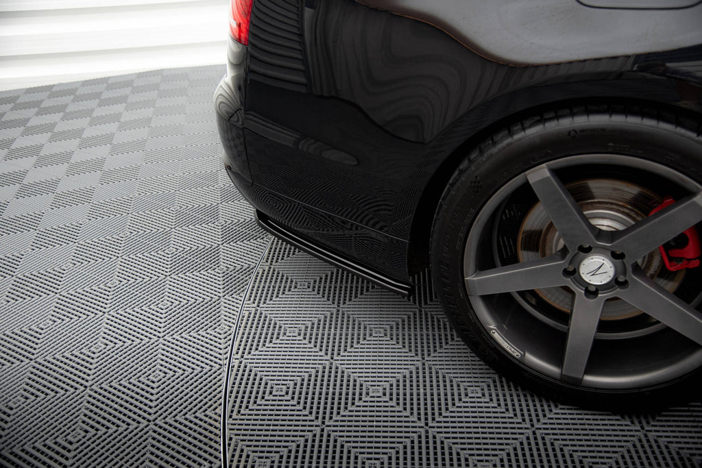 Splitter Laterali Posteriori compatibili con Audi A8 D4 (2009-2013)