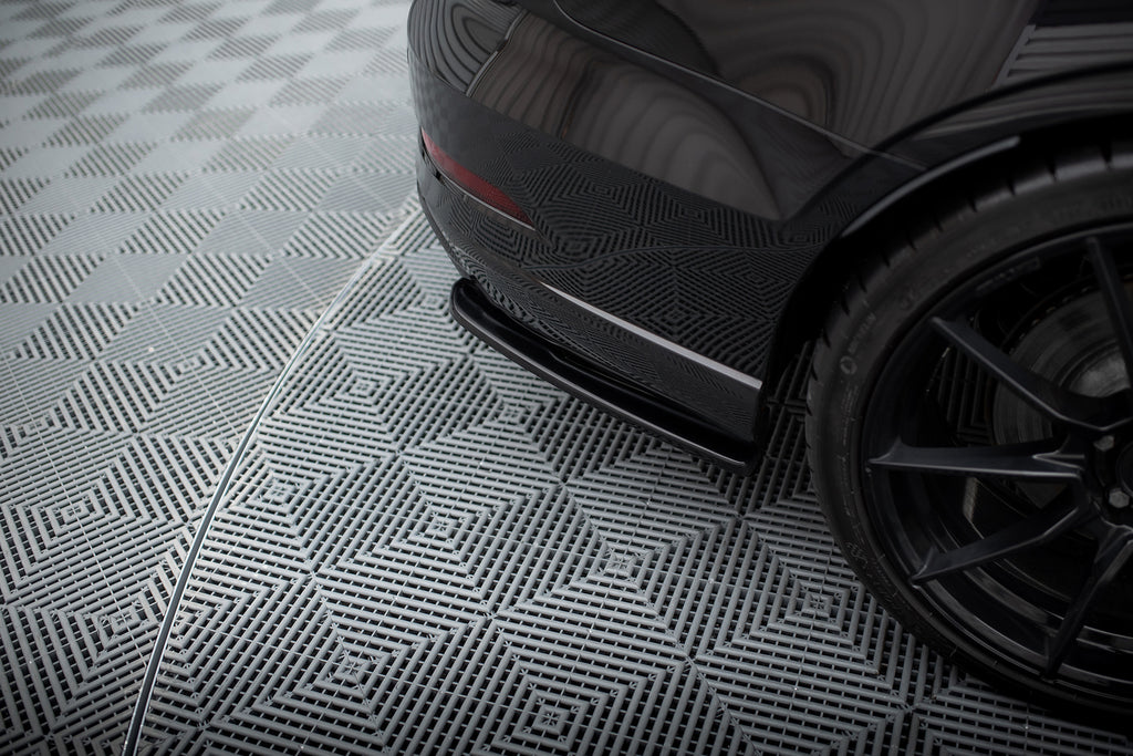 Splitter Laterali Posteriori compatibili con Audi RS3 Sedan 8V Facelift (2016-2020)