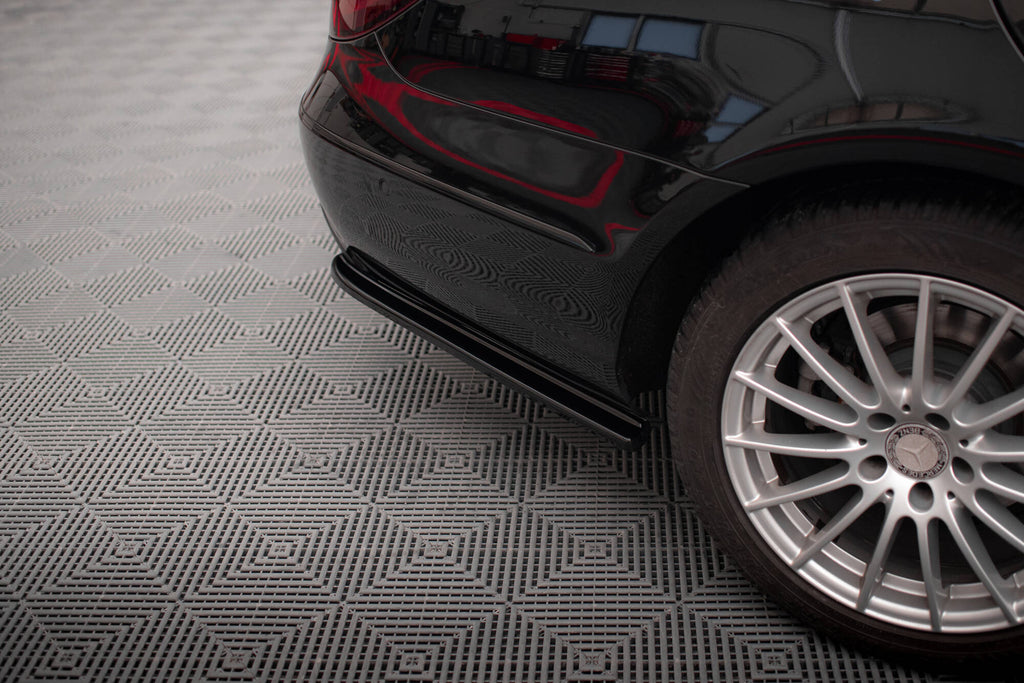 Splitter Laterali Posteriori compatibili con Mercedes-Benz CLS C218 / C218 Facelift (2011-2018)
