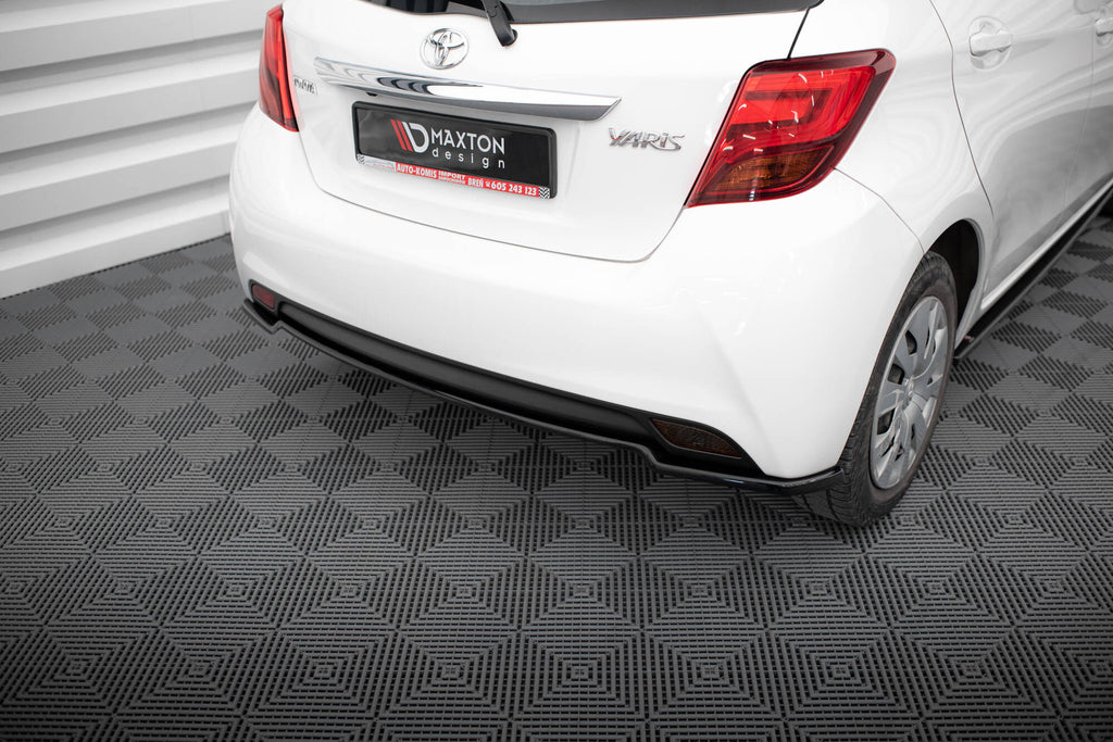 Splitter Posteriore Centrale Toyota Yaris Mk3 Facelift