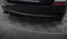 Carica l'immagine nel visualizzatore di Gallery, Diffusore Posteriore BMW Serie 5 F10 F11 M-Pack barre verticali scarico singolo