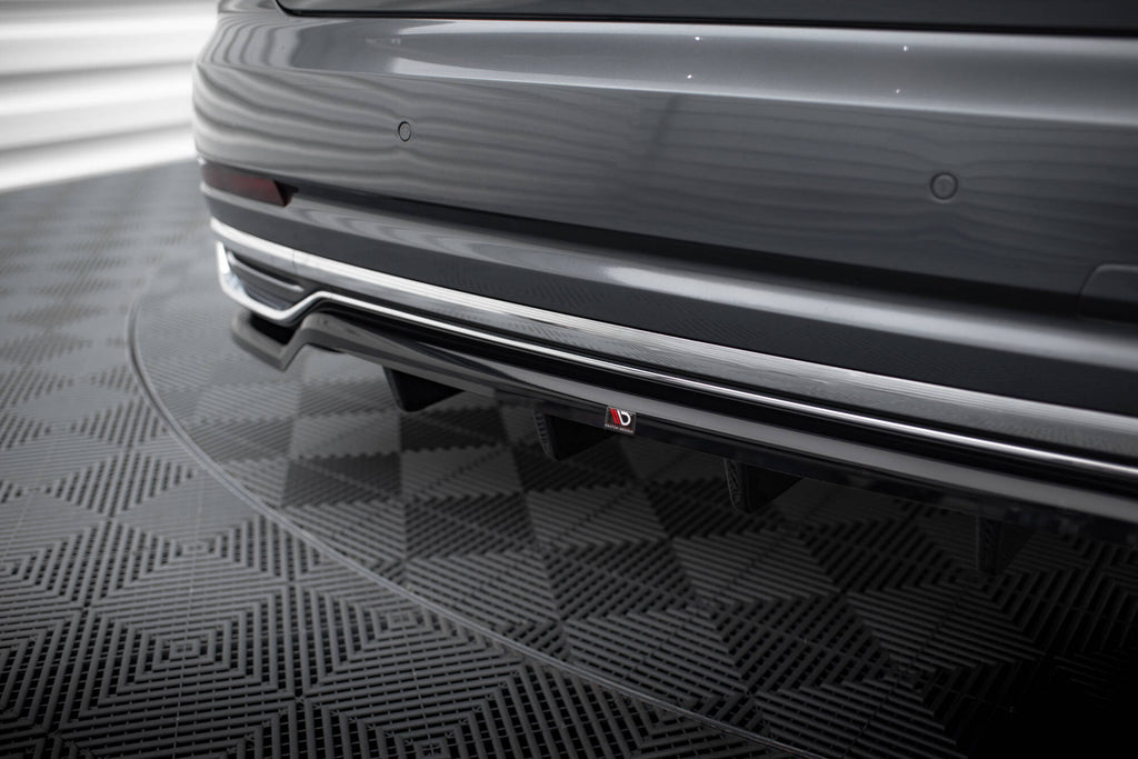 Splitter posteriore centrale con barre verticali Maxton Design Audi A8 D5