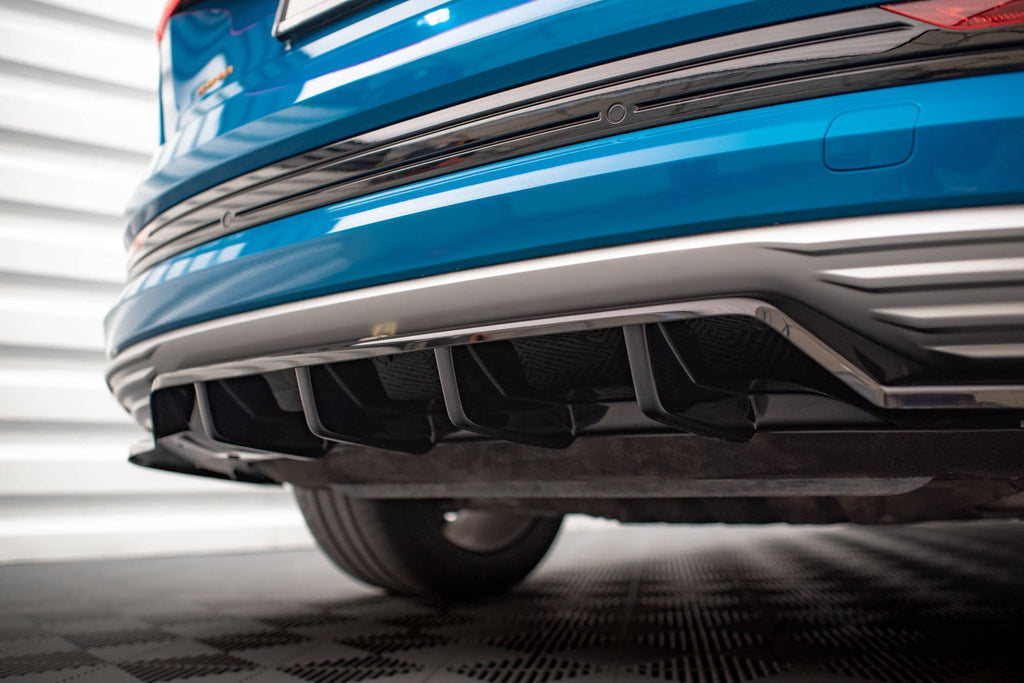Splitter Posteriore Centrale con Barre Verticali Audi e-tron