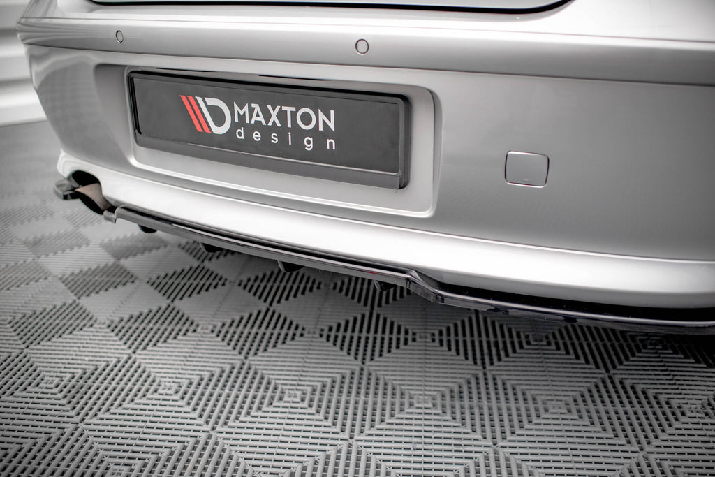 Splitter Posteriore Centrale con Barre Verticali BMW Serie 1 E81 Facelift Maxton Design