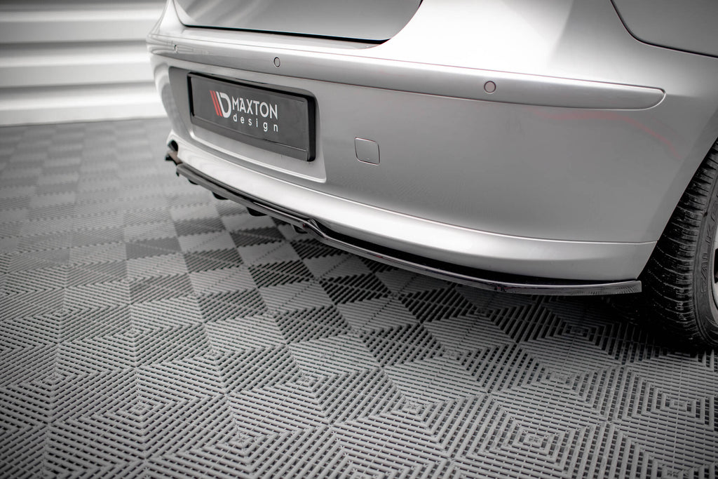 Splitter Posteriore Centrale con Barre Verticali BMW Serie 1 E81 Facelift Maxton Design