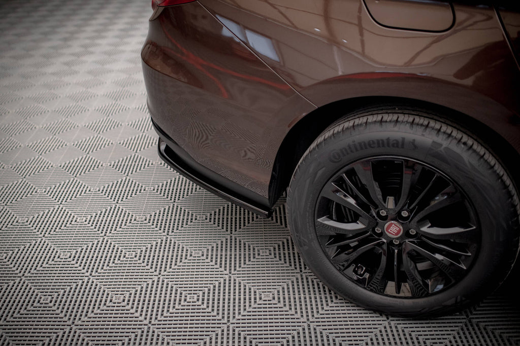 Splitter Posteriore Centrale con Barre Verticali Fiat Tipo S Berlina Mk1 Maxton Design