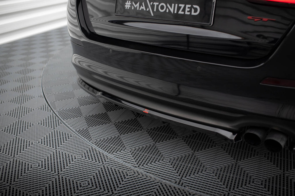 Splitter posteriore centrale con barre verticali Kia Optima Mk3