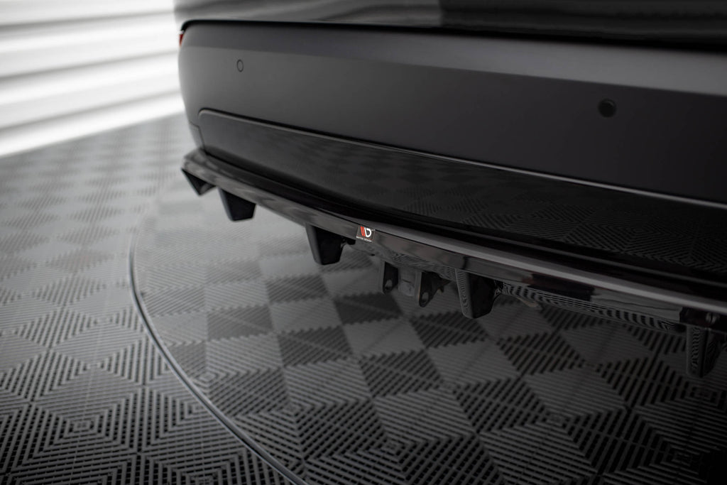Splitter posteriore centrale con barre verticali Maxton Design Land Rover Discovery HSE Mk5