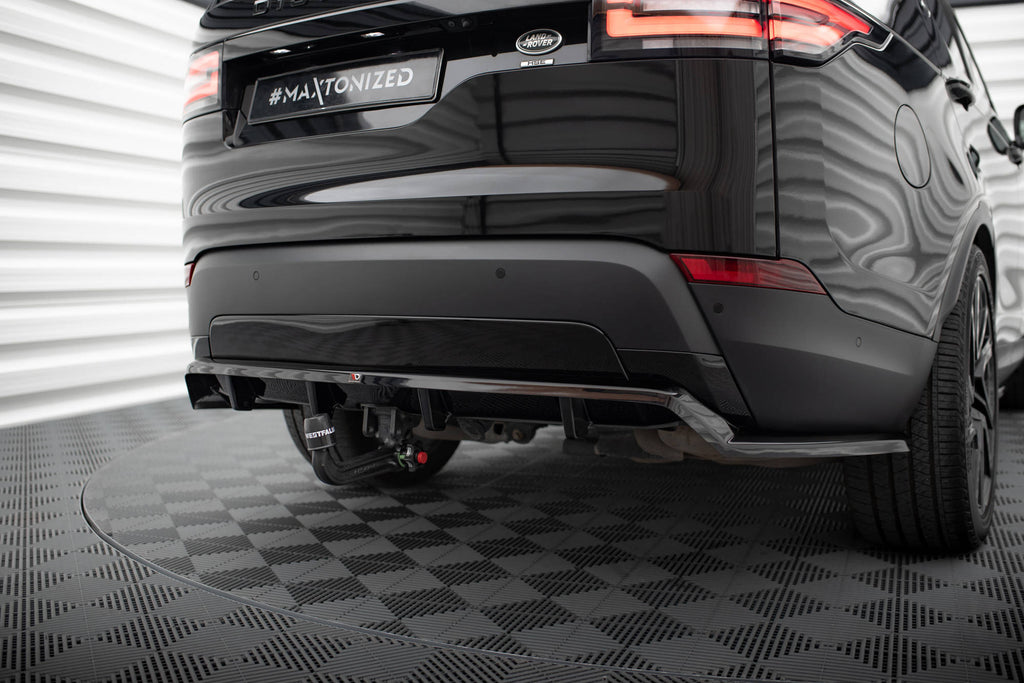 Splitter posteriore centrale con barre verticali Maxton Design Land Rover Discovery HSE Mk5