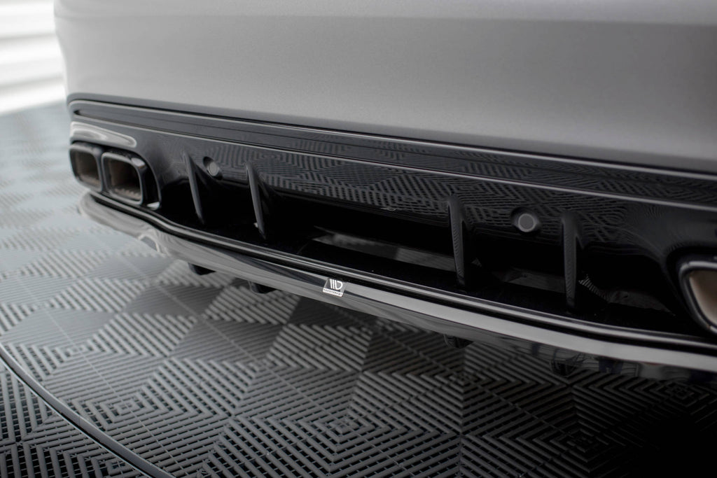 Splitter posteriore centrale con barre verticali Maxton Design Mercedes-AMG C63 W205 Facelift