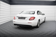 Carica l'immagine nel visualizzatore di Gallery, Splitter Posteriore Centrale con Barre Verticali Mercedes-Benz Classe E Berlina / Station Wagon W213