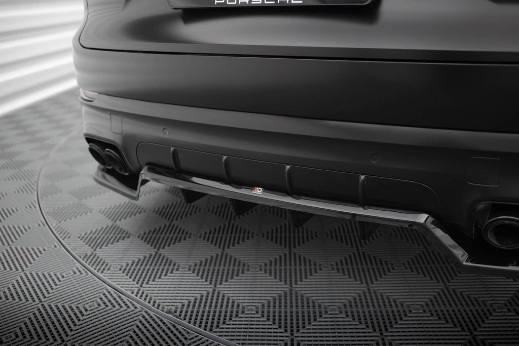 Splitter Posteriore Centrale con Barre Verticali Porsche Cayenne Sport Design SUV / Coupé Mk3