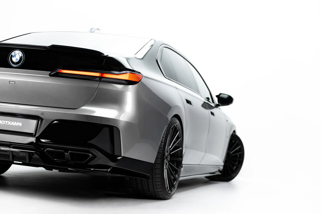 Splitter Posteriore Centrale V.2 BMW Serie 7 M760e xDrive G70 (con barre verticali) (2022-)