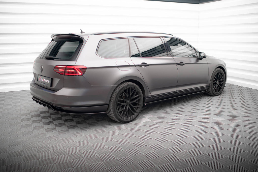 Splitter Posteriore Centrale con Barre Verticali Volkswagen Passat B8 Berlina / Station Wagon