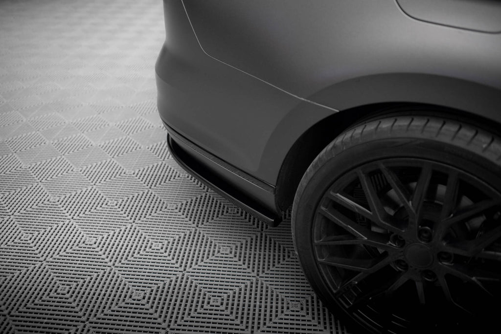 Splitter Posteriore Centrale con Barre Verticali Volkswagen Passat B8 Berlina / Station Wagon