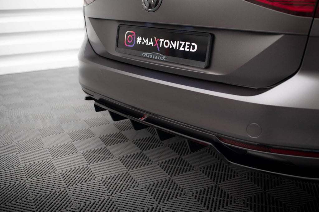 Splitter Posteriore Centrale con Barre Verticali Volkswagen Passat B8 Berlina / Station Wagon