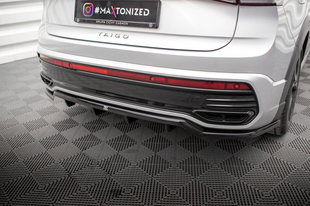 Splitter Posteriore Centrale con Barre Verticali Volkswagen Taigo R-Line Mk1