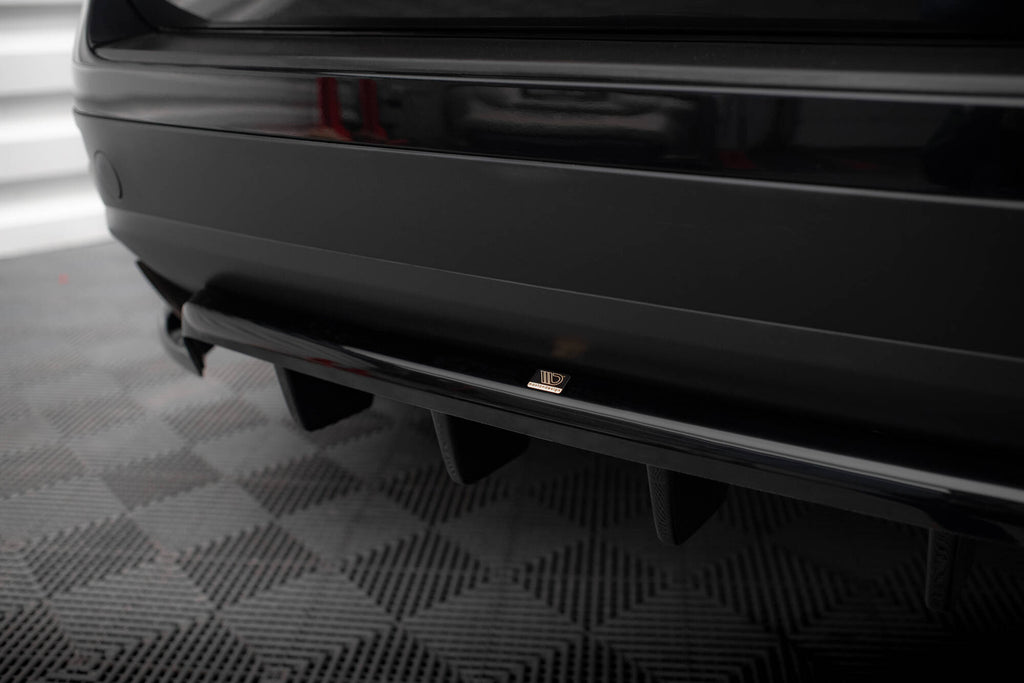 Splitter Posteriore Centrale con Barre Verticali Volkswagen Touareg Mk2 Maxton Design