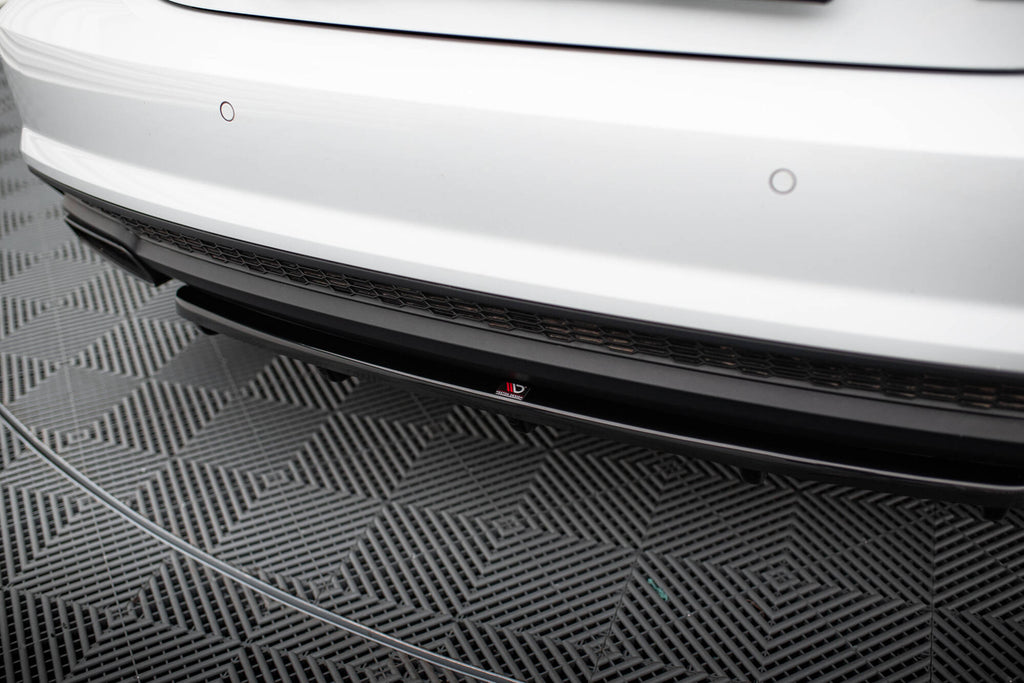 Splitter Posteriore Centrale con Barre Verticali compatibile con Audi A7 S-Line C7 Facelift (2014-2017)