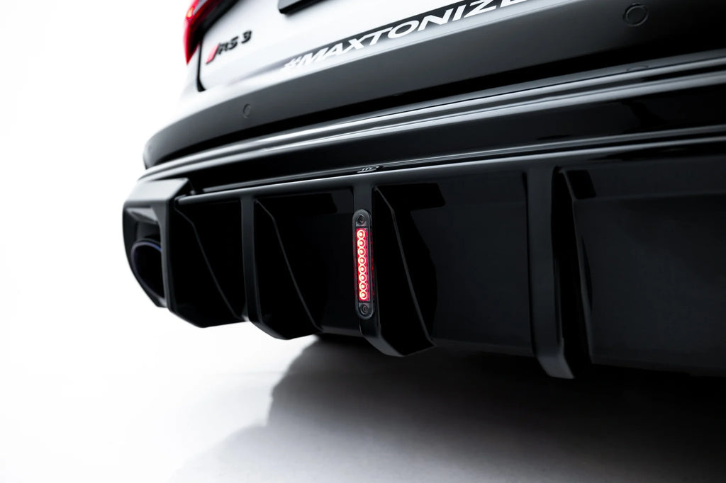 Diffusore Posteriore Audi RS3 Berlina 8Y Facelift (Versione con luce LED)