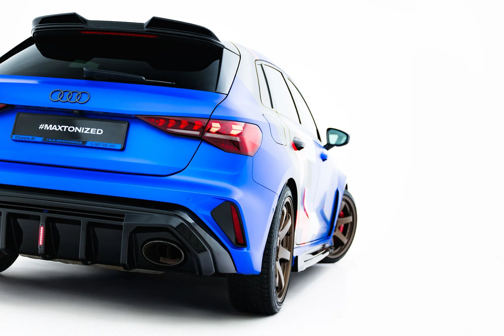 Diffusore Posteriore Audi RS3 Berlina 8Y Facelift (Versione con luce LED)