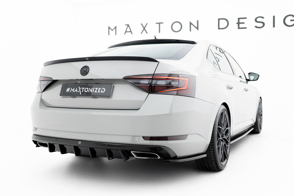Kit Completo Splitter compatibile con Skoda Superb Liftback Mk3 (2015-2019)