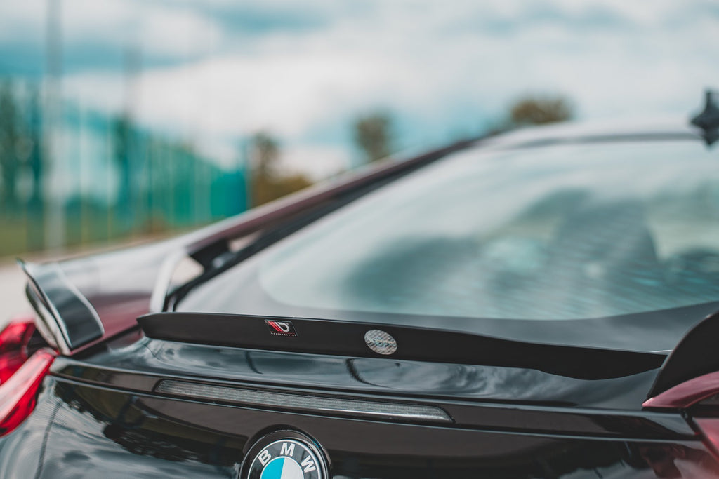 Dettaglio set estensioni spoiler BMW i8 montato