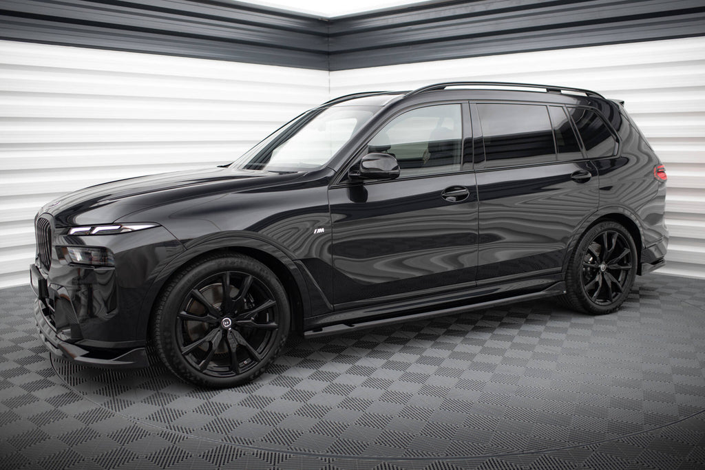 Minigonne BMW X7 M-Pack con diffusori Maxton