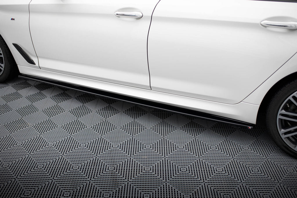 Diffusori Sotto Minigonne V.1 compatibili con BMW Serie 5 M-Pack / M550i / M550d G30 / G31 (2017-2020)