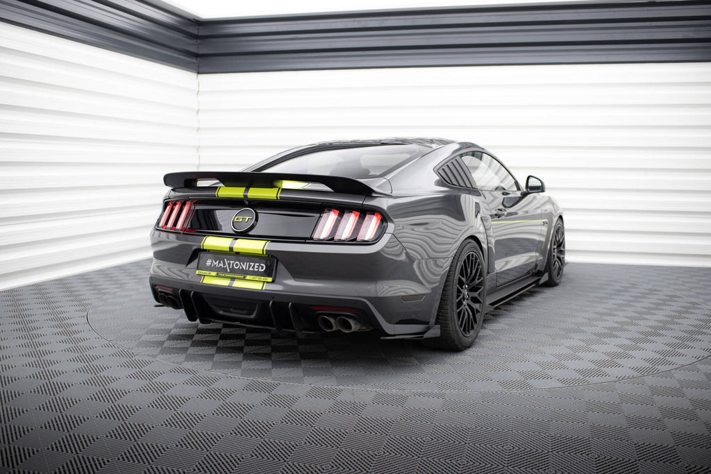 Splitter Laterali Posteriori compatibili con Ford Mustang Mk6 Facelift GT + Flap (2014-2023)