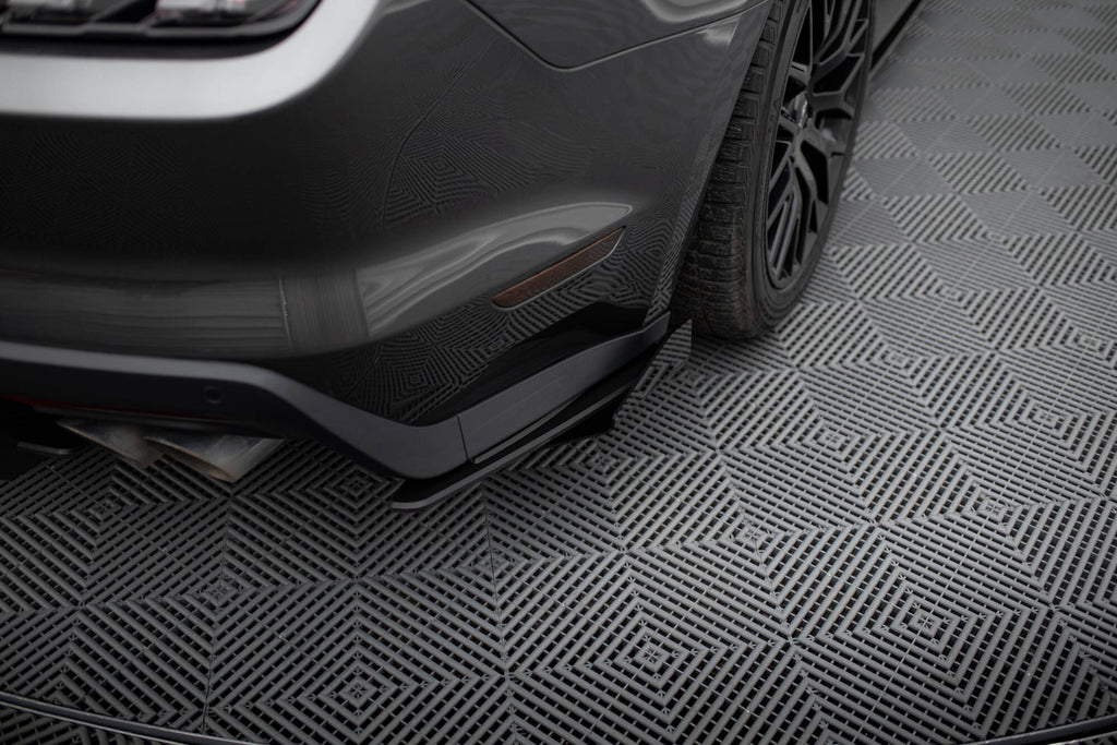Splitter Laterali Posteriori compatibili con Ford Mustang Mk6 Facelift GT + Flap (2014-2023)