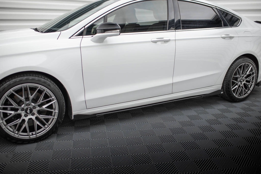 Dettaglio set sotto minigonne con flap Street Pro Ford Fusion Sport Mk2 Facelift